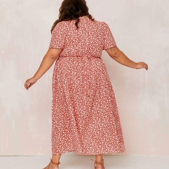 BloomChic Plus Size 3XL Supersoft Floral Pink Dress with Pockets - Picture 2 of 6